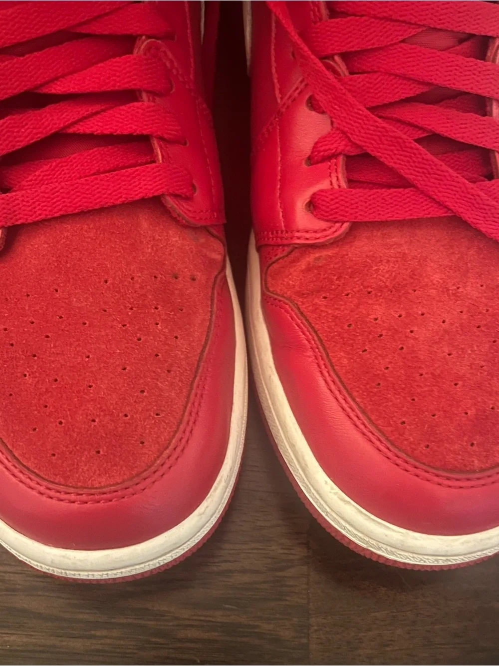 2014 Nike Air Jordan 1 Retro High OG Gym Red - Size 10.5 (Euro Exclusive)